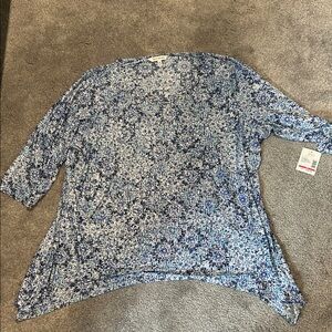 NWT TOP